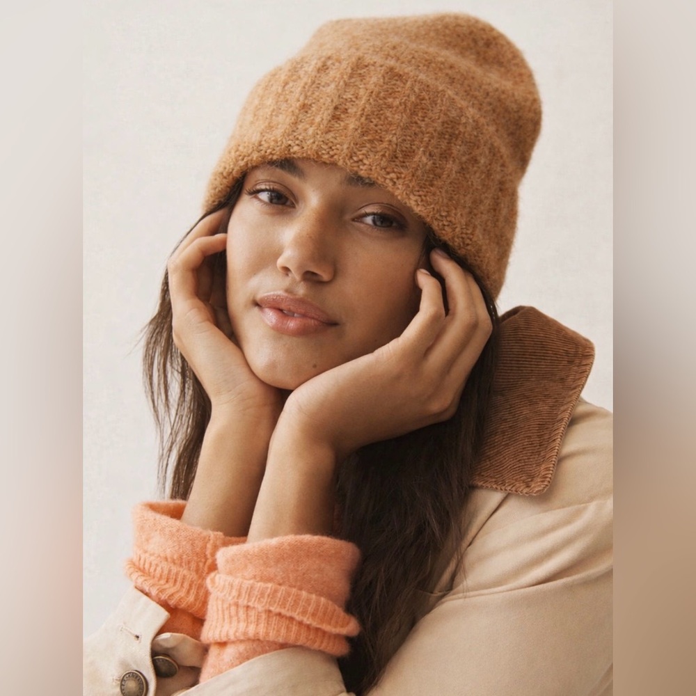 $58 New Anthropologie Ribbed Knit Hat Beanie Tan Cozy Soft Effortless Cool-Girl